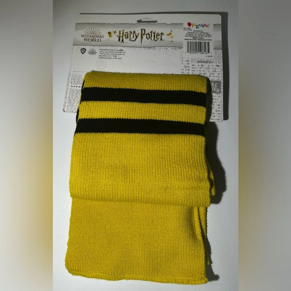 Official Wizarding World of Harry Potter Scarf - Hufflepuff -by Disguise NWT
